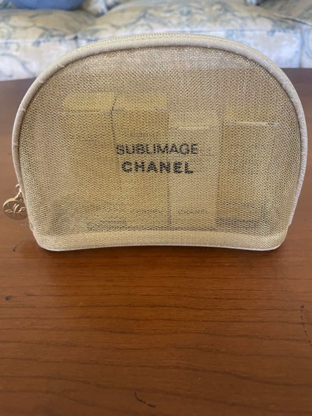 CHANEL Gold Mesh Sublimage Cosmetic Pouch with 4 deluxe samples